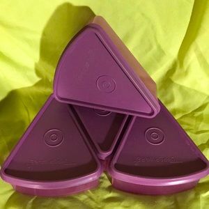 Vintage purple Tupperware pie saver